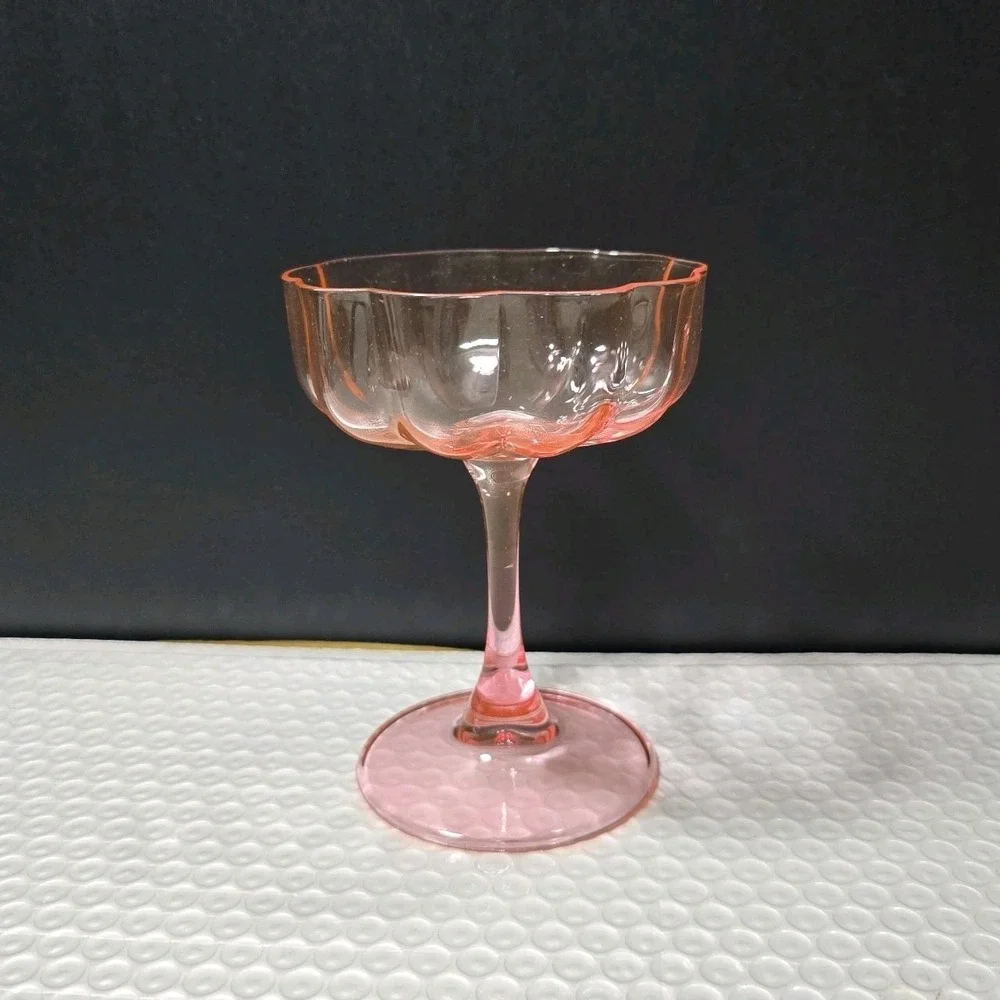 The Wine Savant Flower Shaped Coupe Glass Wavy Pedals Pink